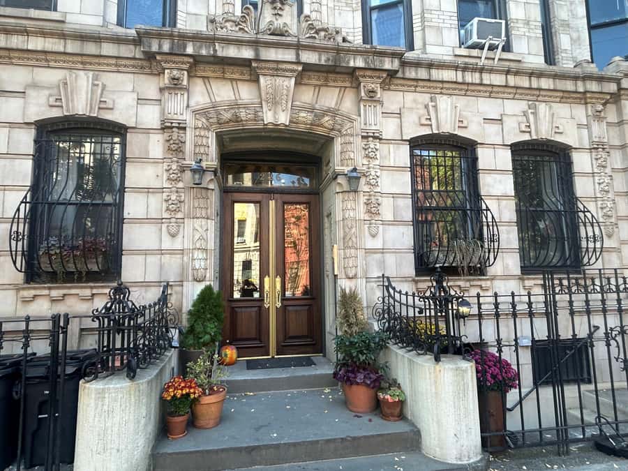 NYC, Brooklyn: Notorious Biggie Smalls Themed Walking Tour - Why a Biggie Smalls walk feels different than a typical city tour