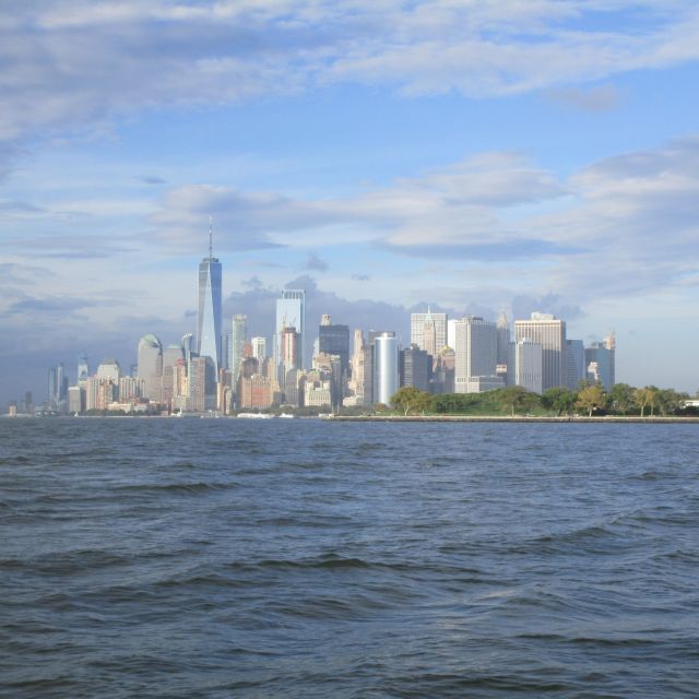 NYC: Brooklyn Sightseeing Sailboat Cruise - Captains, guides, and the style of the cruise
