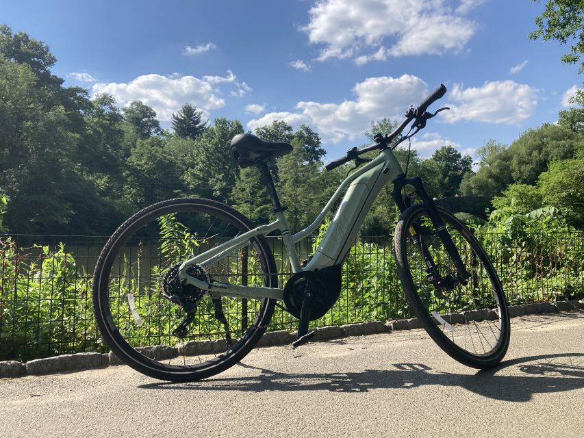 NYC: Central Park E-Bike Rental - Downtown ride option: Greenwich Village, SoHo, Wall Street, Brooklyn Bridge