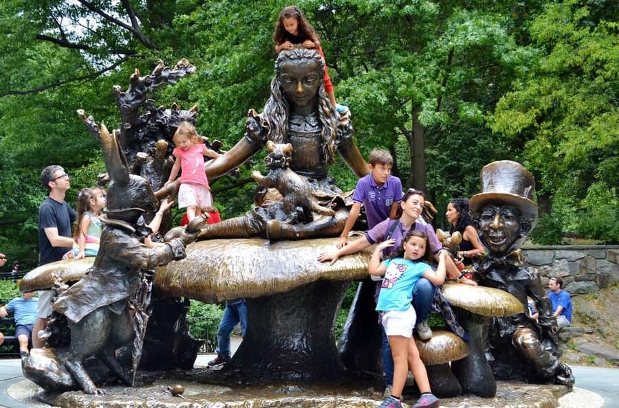 NYC: Central Park Guided Walking Tour English-Spanish - Who this tour is best for