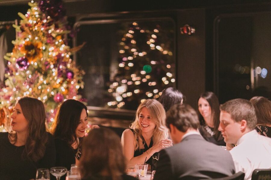 NYC: Christmas Eve Gourmet Brunch or Dinner Harbor Cruise - Live music and where to watch the skyline