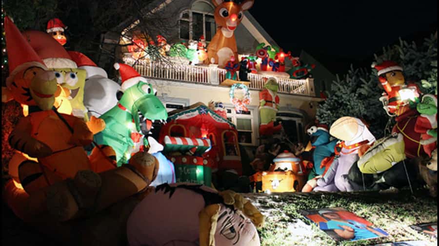 NYC: Christmas Lights Dyker Heights, Bay Ridge and DUMBO - Bryant Park finish, where the holiday scene feels like you dropped into the movie