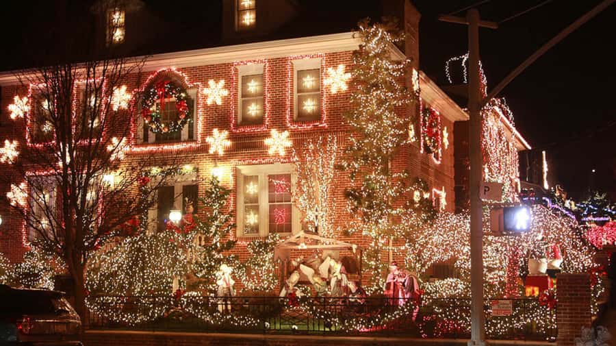 NYC: Christmas Lights Tour and Dyker Heights - What to Bring for Winter Comfort in Brooklyn