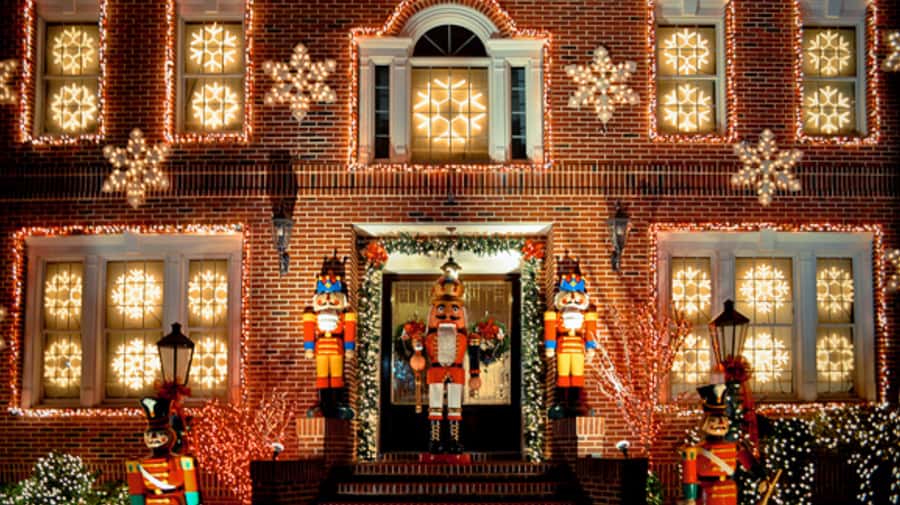 NYC: Christmas Lights Tour and Dyker Heights - Transportation Comfort: What to Expect on the Bus