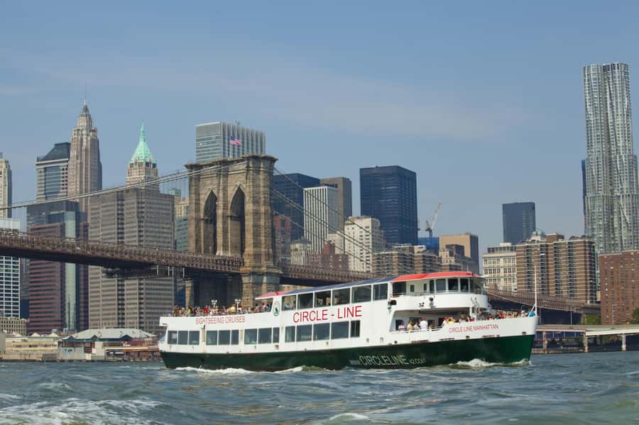 NYC: Circle Line 2.5 Hour Best of NYC Boat Cruise - Statue of Liberty at about 100 feet, where you actually get the shot