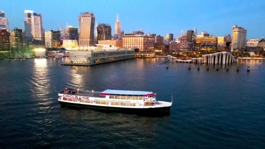 NYC: Circle Line 2h Harbor Lights Cruise Skip-The-Box-Office - High Line Views From the Water and the Skyline Setup