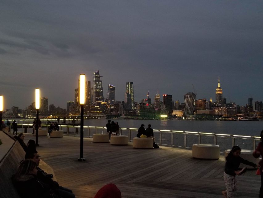 NYC: City Skyline Sightseeing MiniBus Tour at Night - Timing, Weather, and Group Comfort: What to Expect in Real Life
