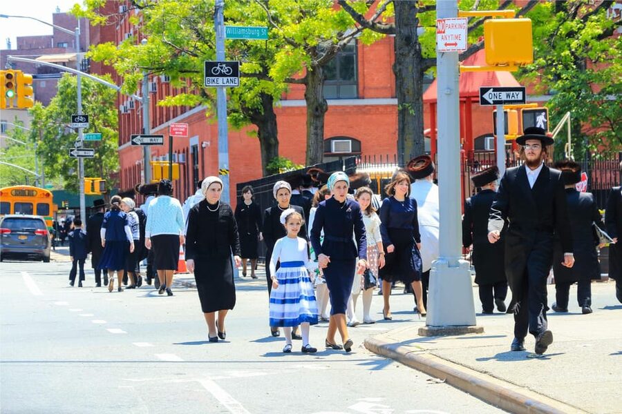 NYC: Contrast Tour Manhattan, El Bronx, Queens & Brooklyn - South Bronx murals and guided walks that make the area personal
