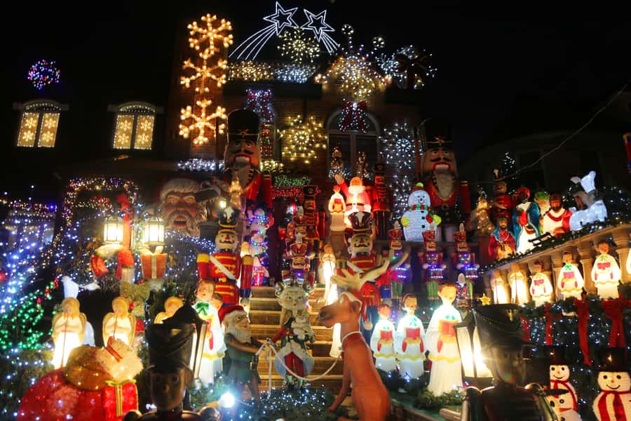 NYC: Dyker Heights Christmas Lights Tour with Hot Cocoa - The coach ride: hot cocoa, skyline views, and a smoother winter transfer