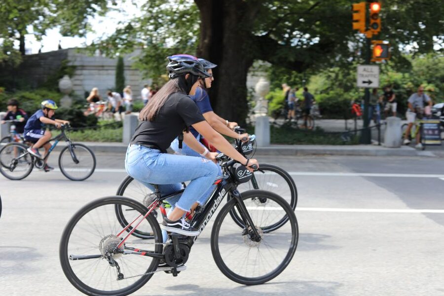 NYC: E-Bike Rental for Central Park and Downtown - Unlimited Biking Check-In at 56 W 56th St
