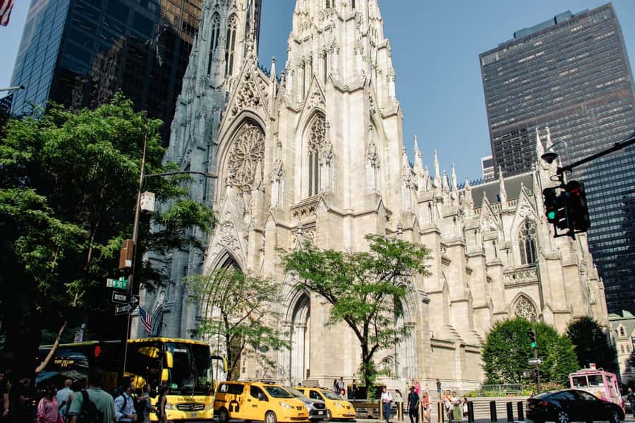 NYC: East Village & Midtown Irish History Walking Tour - McSorleys: why a pub stop turns into community history