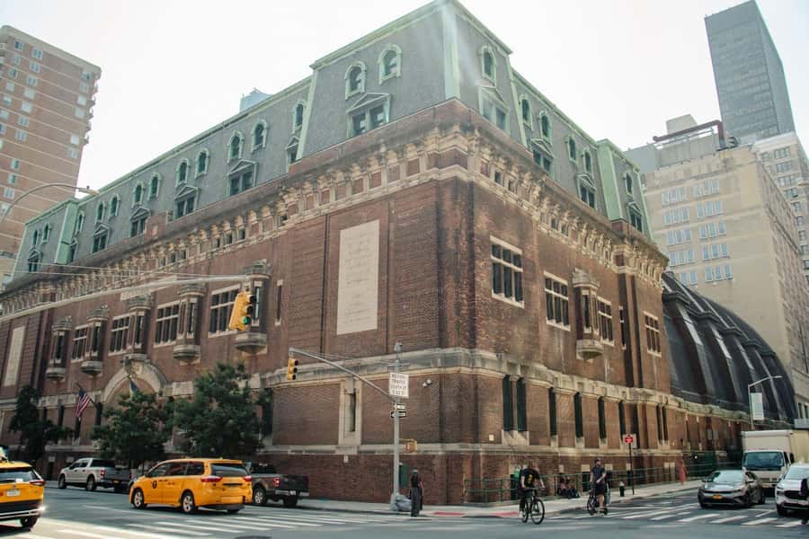 NYC: East Village & Midtown Irish History Walking Tour - Gramercy Park and the East Village stretch: where the story feels close