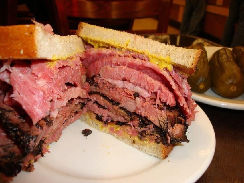 NYC: Eat 4 New York Foods & See 30 Sights Walking Tour - Grand Central Terminal, Times Square, and Rockefeller Center in One Flow