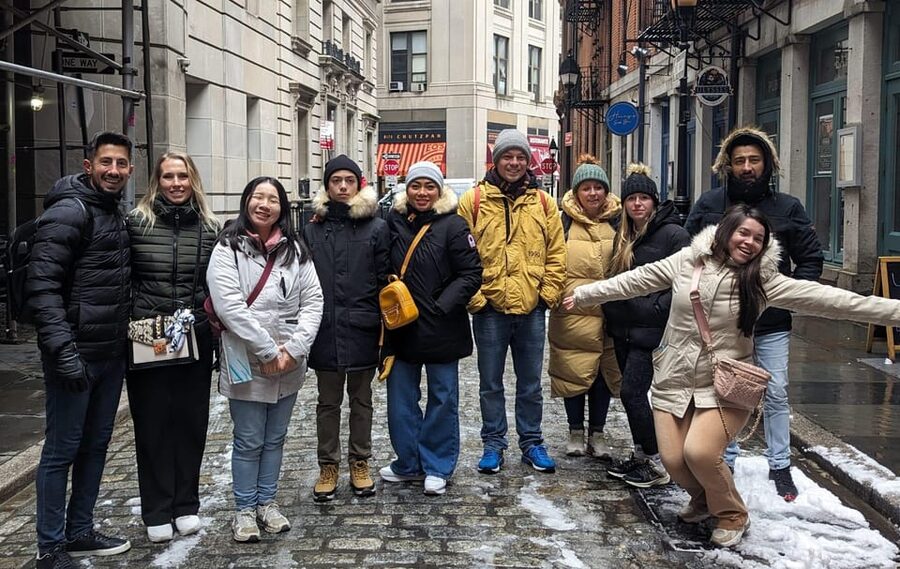 NYC: Eat 4 New York Foods & See 30 Sights Walking Tour - Meeting at Federal Hall, Right Where New York’s Story Gets Serious