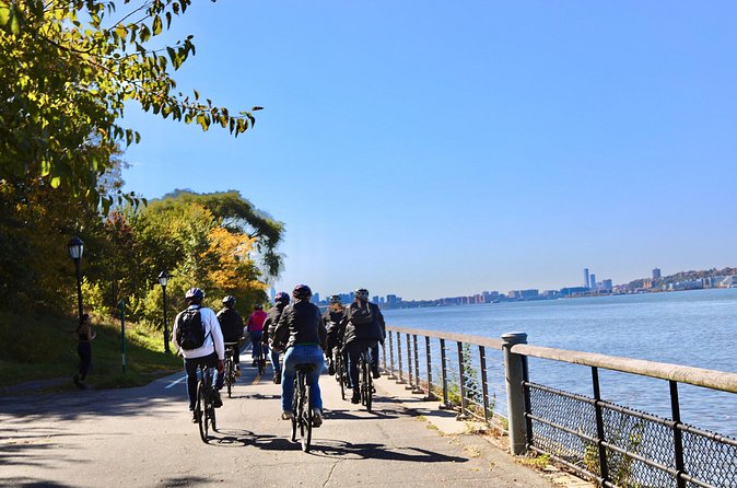 NYC Electric Bike Tour - The Vessel stop: a quick architectural peek
