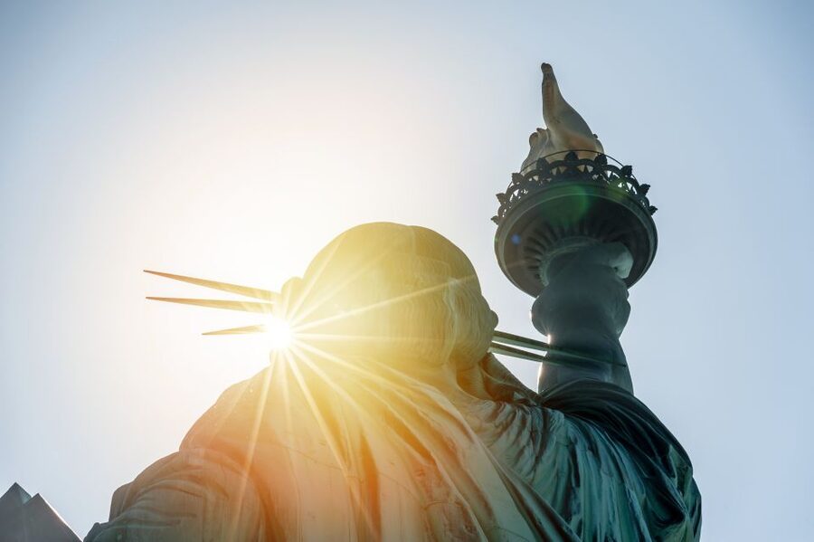 NYC: Ellis Island Private Tour with Liberty Island Access - Timing, the feeling of a 4-hour private day, and how to plan your energy