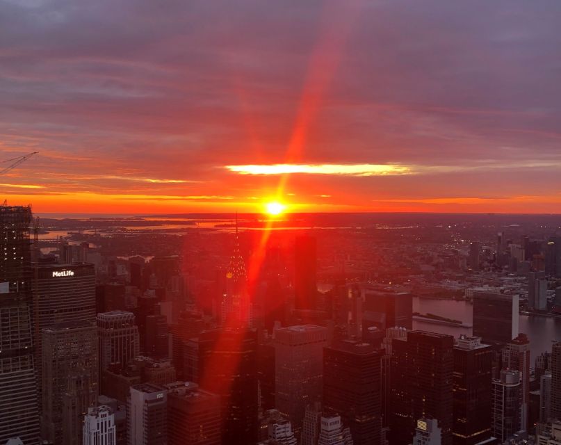 NYC: Empire State Building Sunrise Experience Ticket - Small group energy, and what I would expect from the crowd