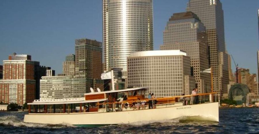 NYC: Evening Jazz Cruise on the Yacht Manhattan - Live jazz that actually matches the skyline