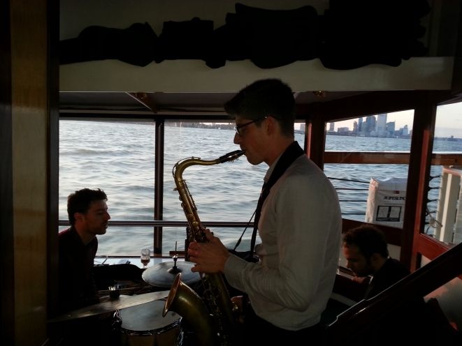 NYC: Evening Jazz Cruise on the Yacht Manhattan - Drinks and snacks: one included drink, then order at the teak and mahogany bar
