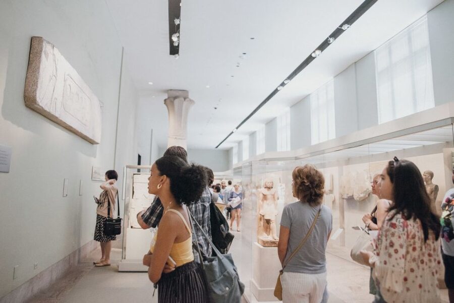 NYC: Express Highlights Tour of the MET Museum - Meeting and getting inside without stress