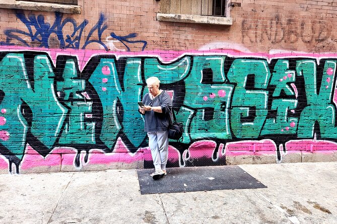 NYC Extremes Downtown Photo Tour with Pro Photographer - Stop 1 in Greenwich Village: quick history plus street scenes