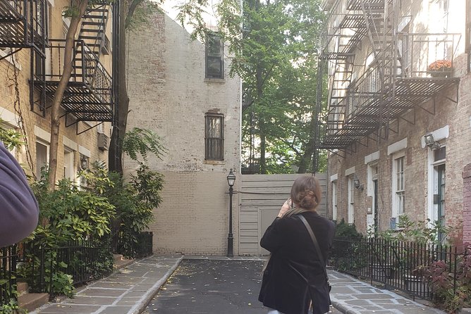 NYC Extremes Downtown Photo Tour with Pro Photographer - Stop 3 in Nolita and SoHo: architecture you can actually photograph