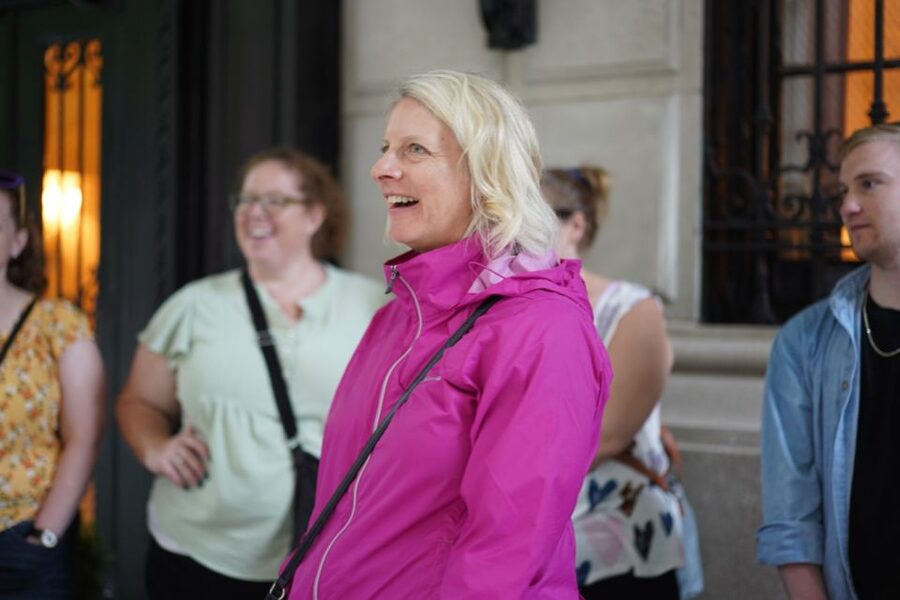 NYC: Fifth Ave Gilded Age Mansions Guided Walking Tour - Metropolitan Club, Knickerbocker Club, and The Arsenal: private space, public clues