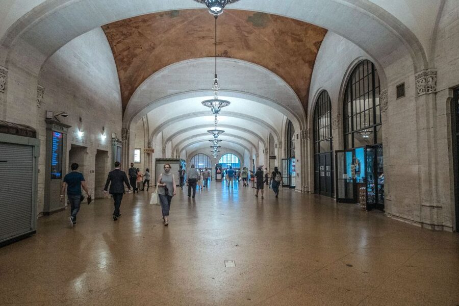 NYC | French guided tour Grand Central & Midtown - The station secrets: whispering gallery, tennis court, and a secret elevator