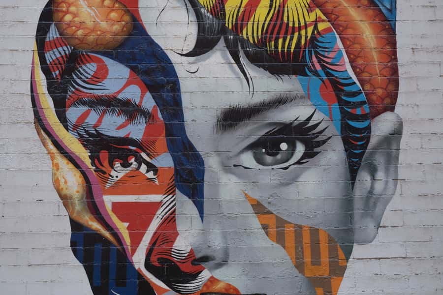 NYC | French guided tour Greenwich Village through Chinatown - SoHo’s cobblestones and cast-iron buildings, plus shop-window details