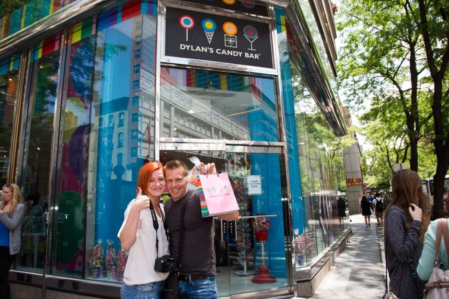 NYC: Gossip Girl Sites Bus Tour - Dan and Vanessa’s candy-store stop, for the story texture