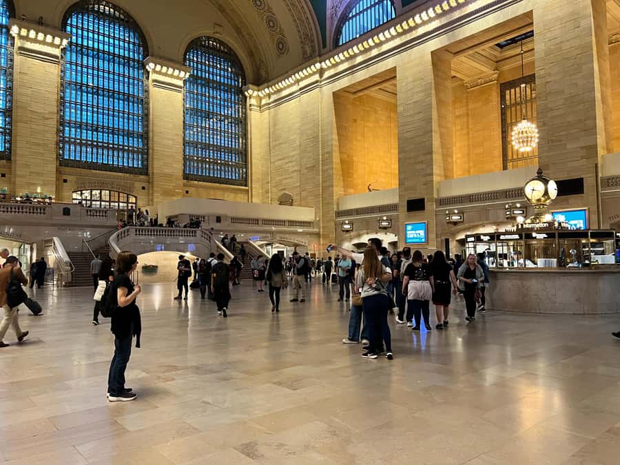 NYC: Grand Central Terminal History and Mysteries - Around the terminal: art deco, gothic, classical, and modern architecture