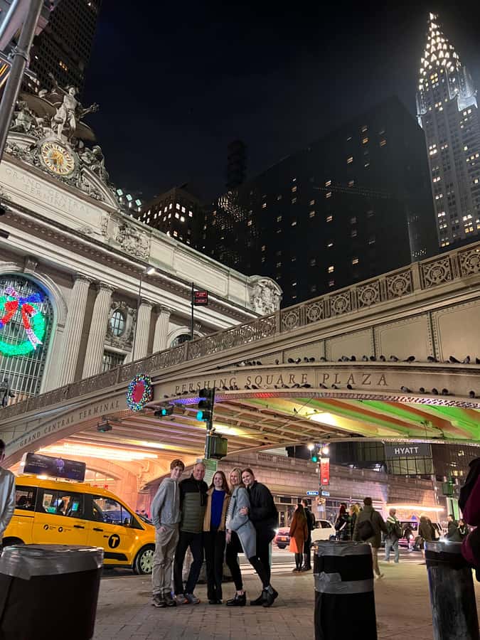 NYC: Grand Central Terminal History and Mysteries - Hidden details in the main concourse and the ceiling restoration story