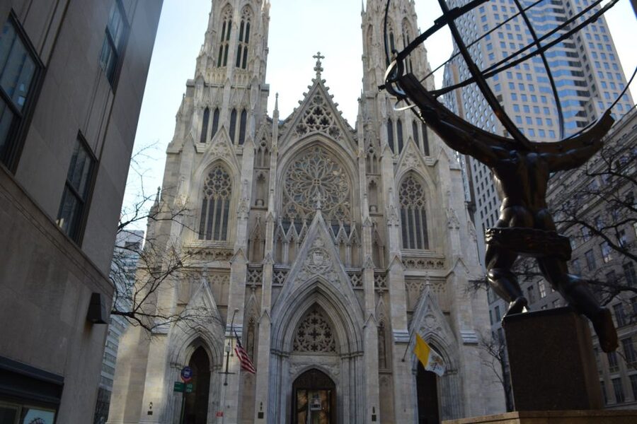NYC: Guided Bus and Walking Tour with Staten Island Ferry - A Lunch Break at Gansevoort Liberty Market