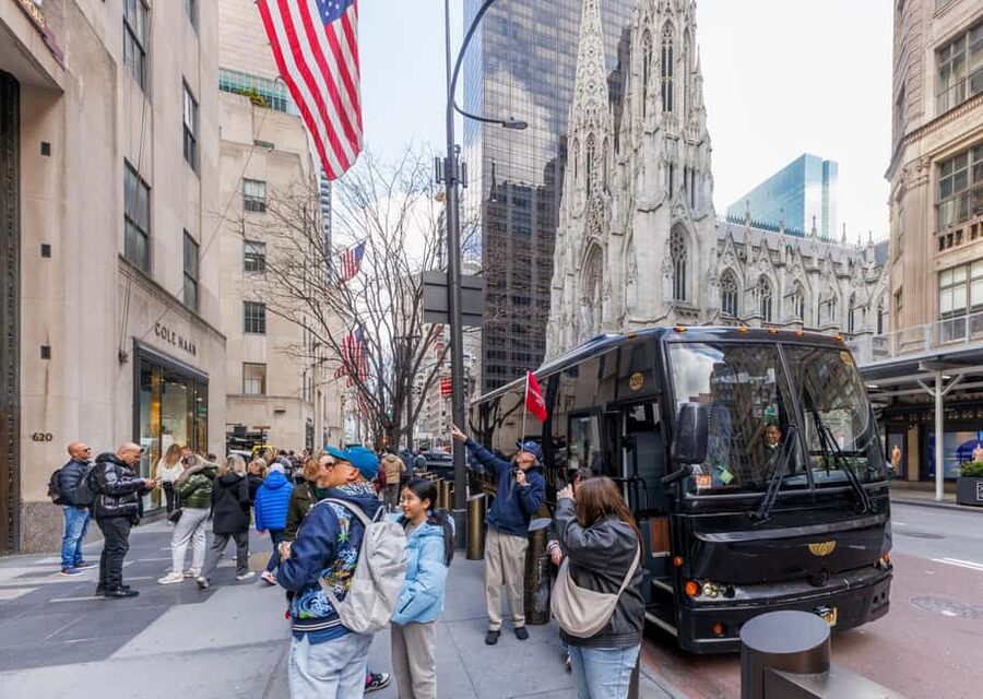 NYC: Half-Day Luxury Bus Tour of Top Highlights - SoHo, Chinatown, and the Financial District: texture changes while you ride