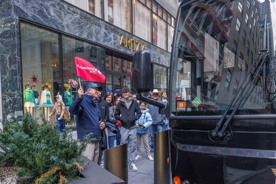 NYC: Half-Day Luxury Bus Tour with Empire State Access - Rockefeller Center and the four built-in photo breaks