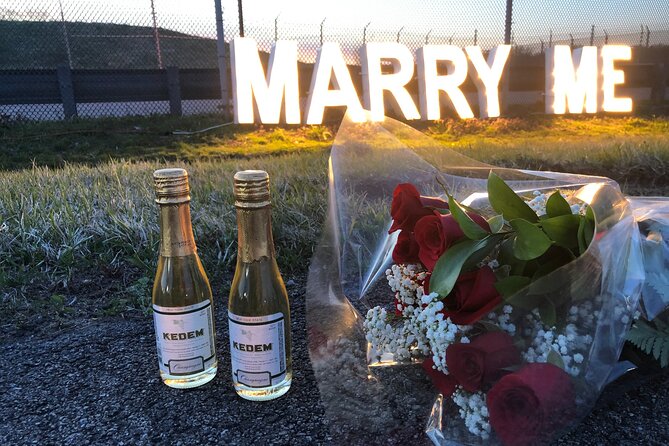 NYC Helicopter Proposal Tour with Photos and Champagne - Why this NYC helicopter proposal package feels worth the money