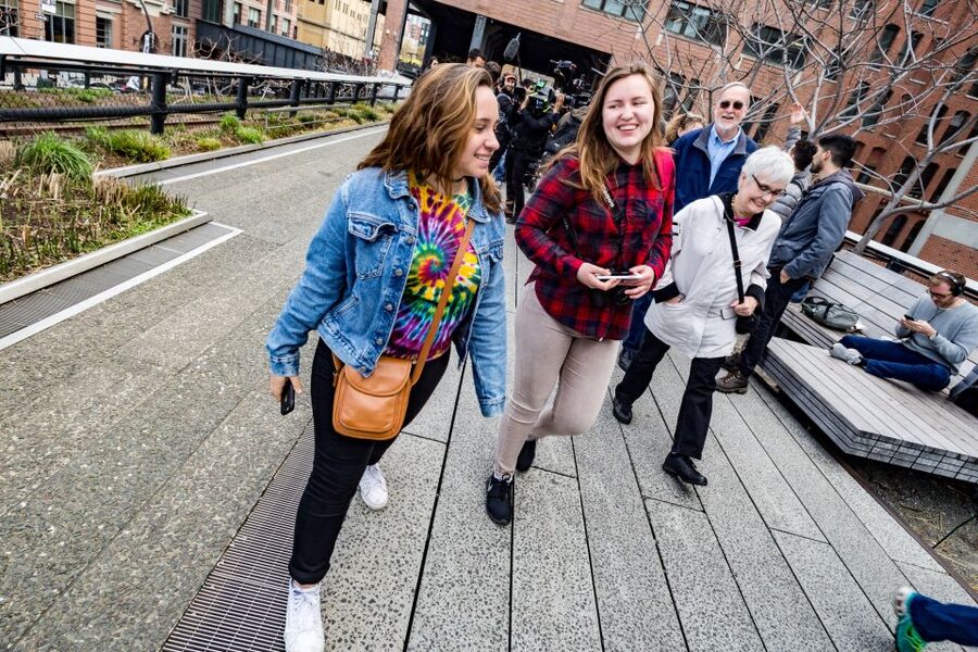 NYC: High Line, Chelsea, & Meatpacking District Walking Tour - Getting the most from your guide, especially in bad weather