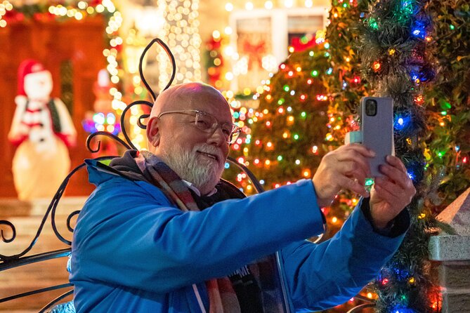 NYC Holiday Lights and Dyker Heights Luxury Bus Tour - The bus ride experience: comfort, bathrooms, and crowd control