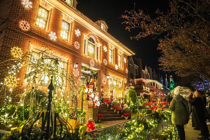 NYC: Holiday Lights and Dyker Heights Luxury Bus Tour - Meeting on 8th Avenue, Ready for a Smooth Start