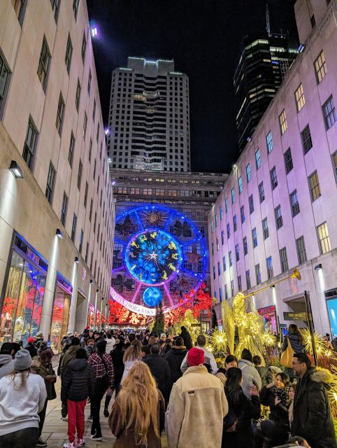 NYC: Holiday Lights Guided Bus Tour - Food stop by Little Italy Pizzeria and Deli, and how to plan snacks