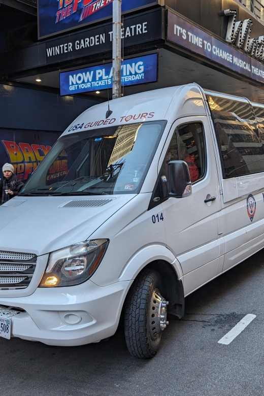 NYC: Holiday Lights Guided Bus Tour - Hudson Yards Shine Bright Only: two million lights with music