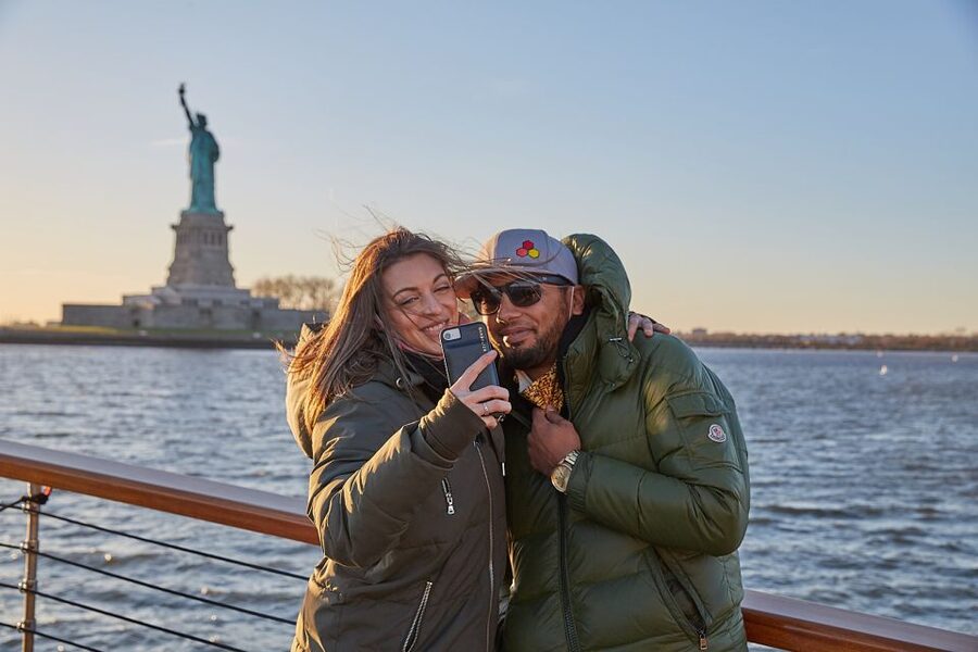 NYC: Holiday Yacht Cruise with Jazz, Cocoa & Carols - Holiday Yacht Cruise Value: What You’re Actually Buying