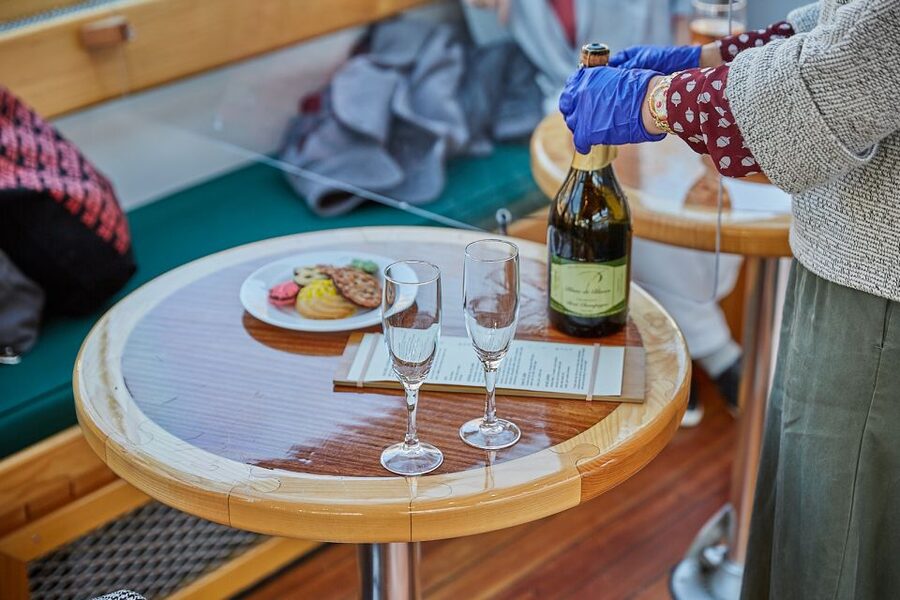 NYC: Holiday Yacht Cruise with Jazz, Cocoa & Carols - Sailing Past Battery Park, Seaport, and the Financial District