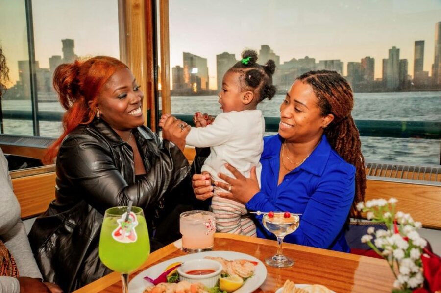 NYC: Holiday Yacht Cruise with Jazz, Cocoa & Carols - Statue of Liberty and Ellis Island at Night: The Photos That Matter