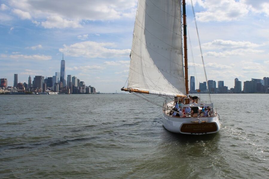 NYC: Hudson River Fall Foliage Sailing Trip - Tips to prepare: bring layers, check your ID, skip pets