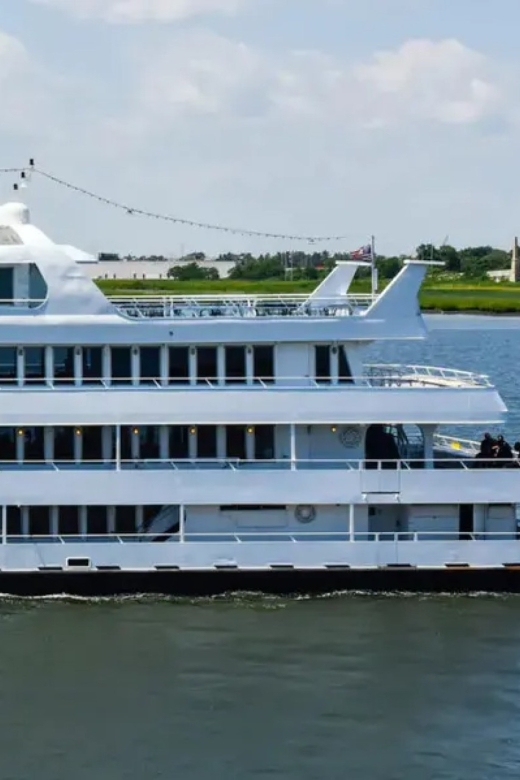 NYC: July 4th Fireworks Party Cruise with BBQ Buffet & Bar - Weather, Fireworks Discretion, and the Seasickness Reality Check