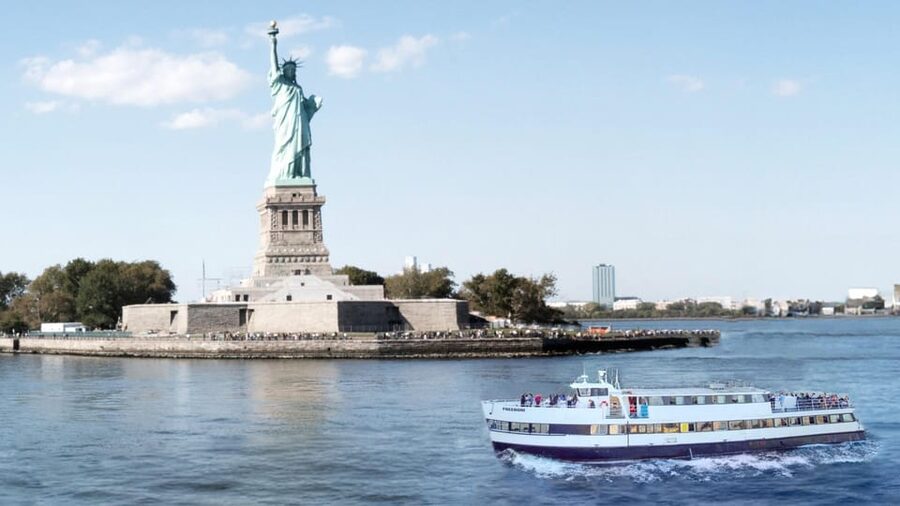 NYC: Liberty Cruise on New York Harbor with Live Guide - Lower Manhattan and the View That Changes Everything