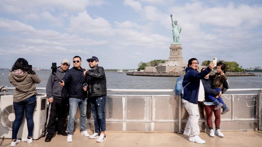 NYC: Liberty Cruise on New York Harbor with Live Guide - Live English Commentary: How the Captain Keeps It Moving