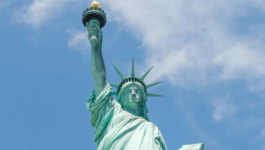 NYC: Liberty Cruise on New York Harbor with Live Guide - The 75 Minutes That Make This Cruise Worth It