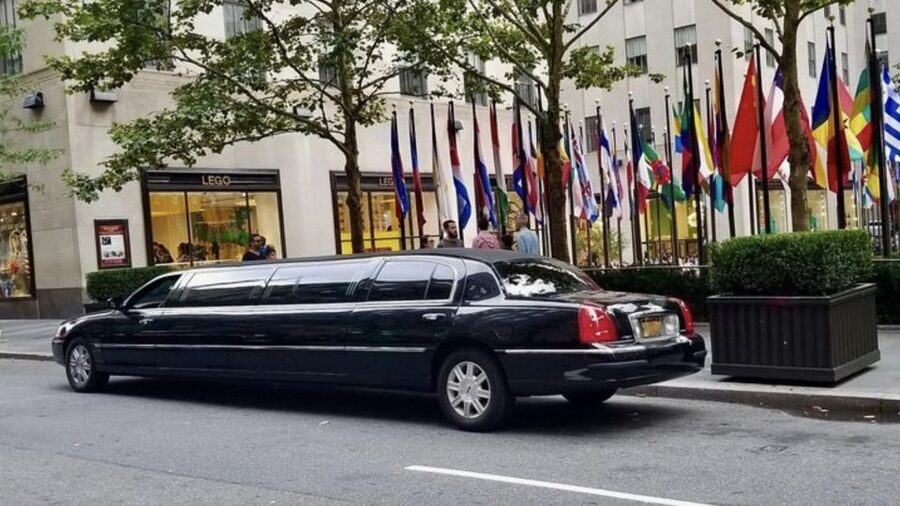 NYC Limousine Tour By Stretch Limo-King And Queen Limo NYC - How the driver-led format works, and why it can be a good fit
